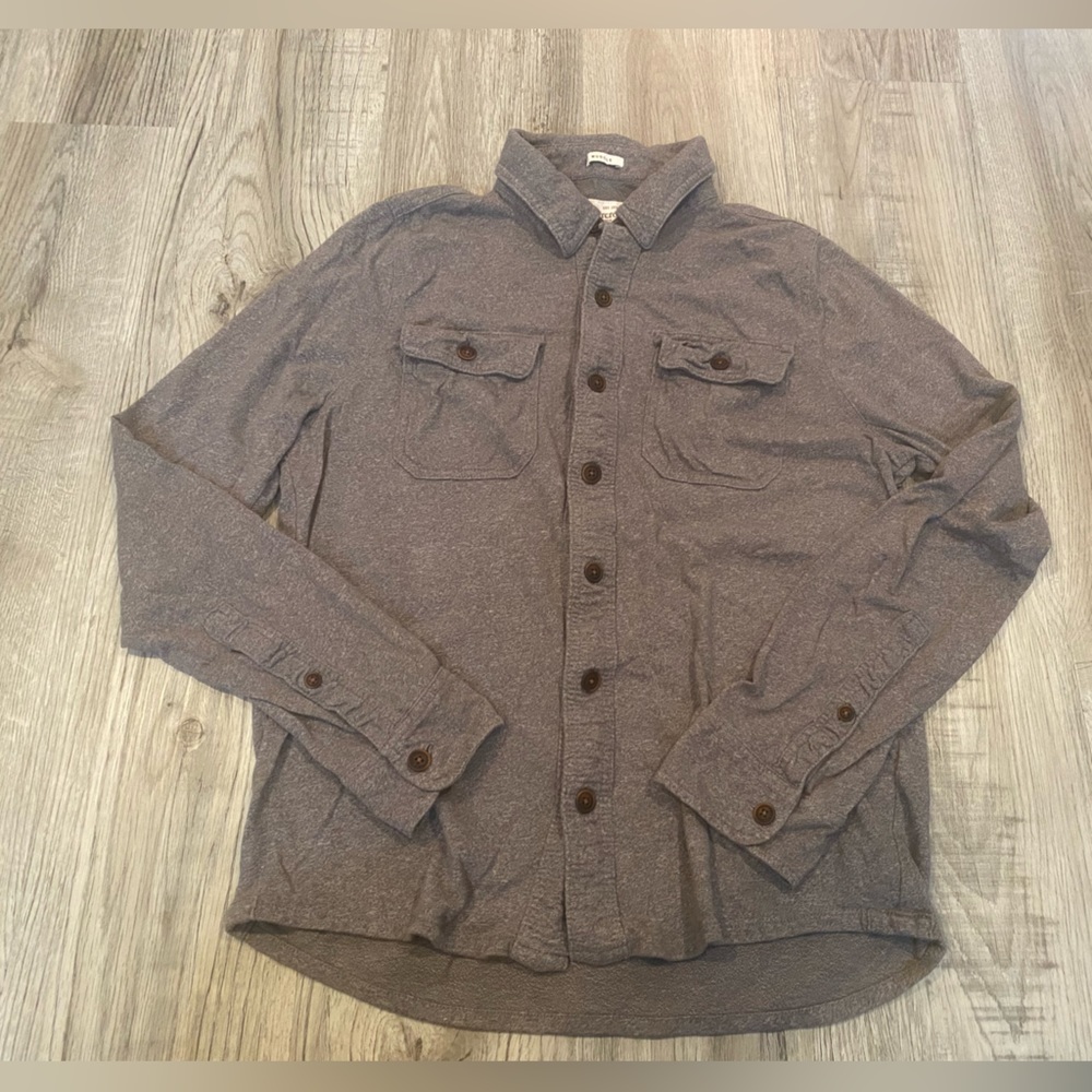 Abercrombie Men's Size Medium Muscle Fit Gray Button Down Shirt